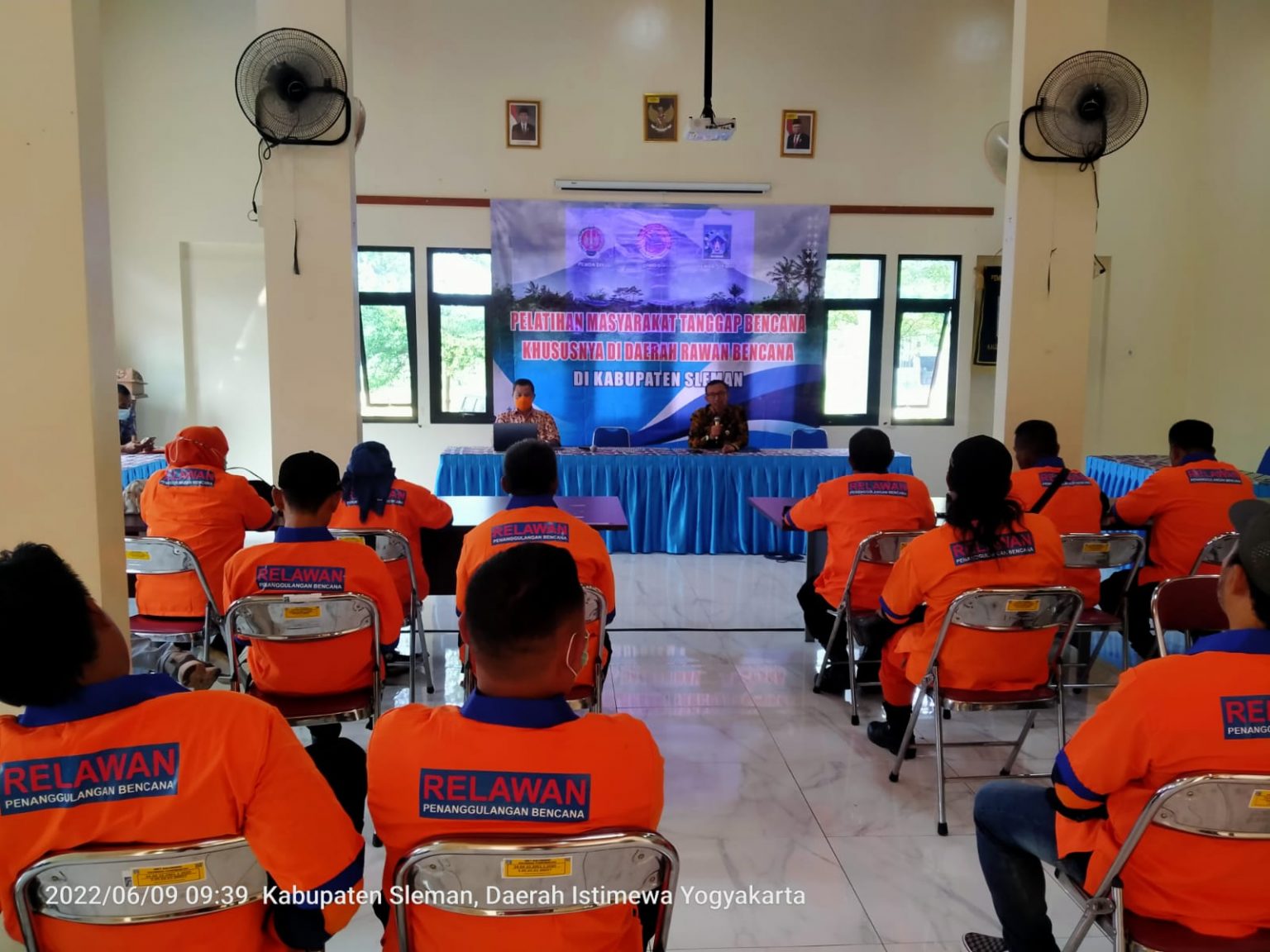 Pelatihan Logistik dan Barak Pengungsian Masyarakat Tanggap Bencana di Kalurahan Purwomartani